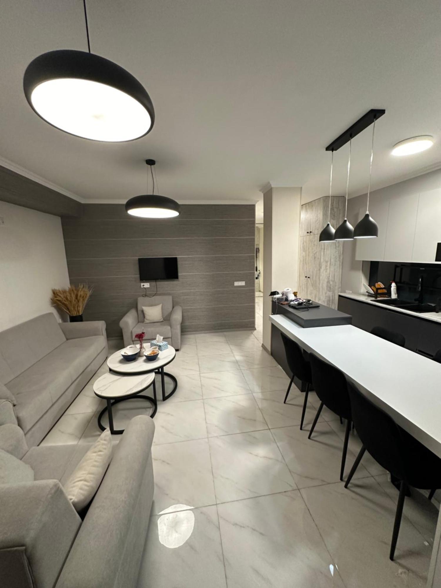 Elegant Escape In City Center Ереван Экстерьер фото